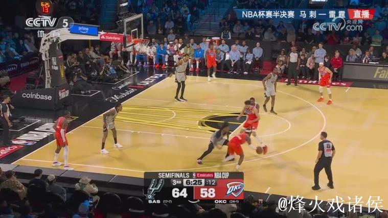 福克斯追身快攻 卡斯尔滞空拉杆打进