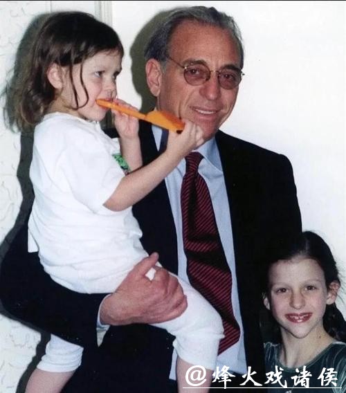 贝克汉姆亲家的继承之战！10个子女17亿家产，妮可拉分不到多少钱